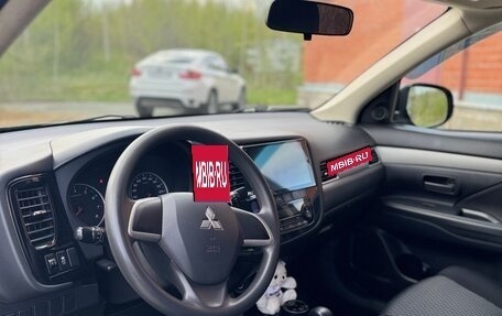 Mitsubishi Outlander III рестайлинг 3, 2013 год, 1 650 000 рублей, 4 фотография