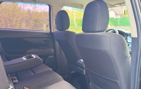 Mitsubishi Outlander III рестайлинг 3, 2013 год, 1 650 000 рублей, 6 фотография