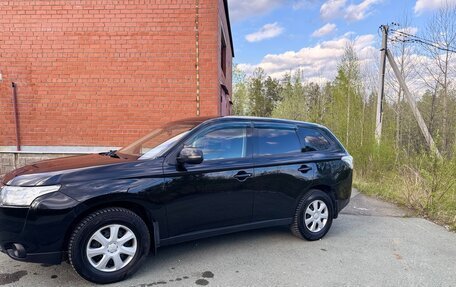 Mitsubishi Outlander III рестайлинг 3, 2013 год, 1 650 000 рублей, 11 фотография