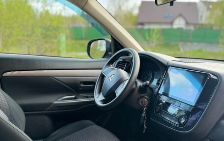 Mitsubishi Outlander III рестайлинг 3, 2013 год, 1 650 000 рублей, 9 фотография