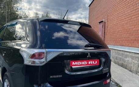 Mitsubishi Outlander III рестайлинг 3, 2013 год, 1 650 000 рублей, 16 фотография