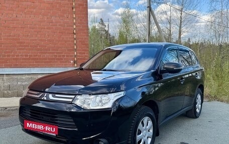 Mitsubishi Outlander III рестайлинг 3, 2013 год, 1 650 000 рублей, 19 фотография