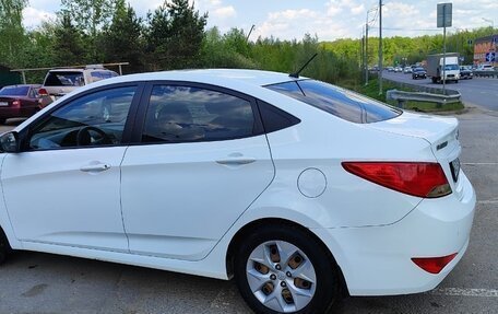 Hyundai Solaris II рестайлинг, 2015 год, 1 050 000 рублей, 12 фотография
