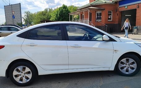 Hyundai Solaris II рестайлинг, 2015 год, 1 050 000 рублей, 5 фотография