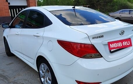 Hyundai Solaris II рестайлинг, 2015 год, 1 050 000 рублей, 10 фотография