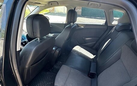 Opel Astra J, 2011 год, 750 000 рублей, 17 фотография