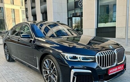 BMW 7 серия, 2021 год, 5 950 000 рублей, 1 фотография