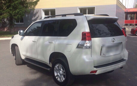 Toyota Land Cruiser Prado 150 рестайлинг 2, 2010 год, 1 890 000 рублей, 2 фотография