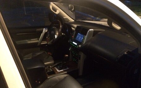 Toyota Land Cruiser Prado 150 рестайлинг 2, 2010 год, 1 890 000 рублей, 8 фотография
