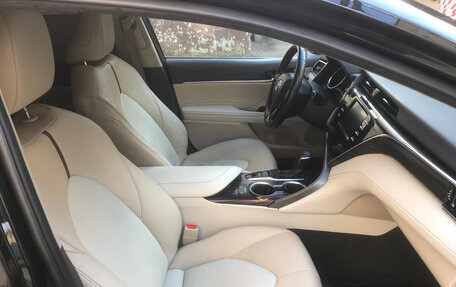Toyota Camry, 2019 год, 2 700 000 рублей, 6 фотография