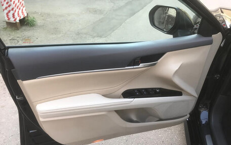 Toyota Camry, 2019 год, 2 700 000 рублей, 8 фотография