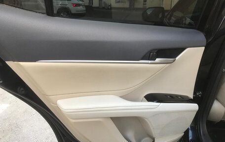 Toyota Camry, 2019 год, 2 700 000 рублей, 14 фотография