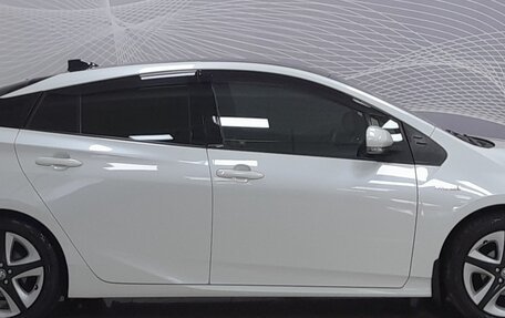 Toyota Prius IV XW50, 2019 год, 2 373 000 рублей, 3 фотография