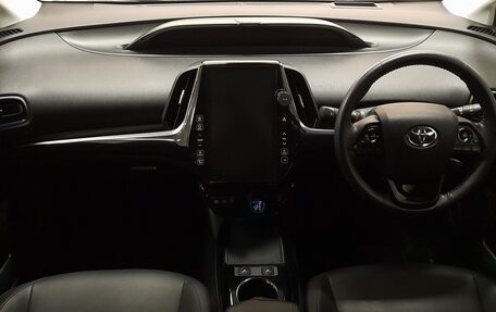 Toyota Prius IV XW50, 2019 год, 2 373 000 рублей, 9 фотография