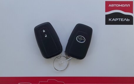 Toyota Prius IV XW50, 2019 год, 2 373 000 рублей, 16 фотография