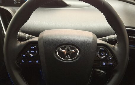 Toyota Prius IV XW50, 2019 год, 2 373 000 рублей, 12 фотография