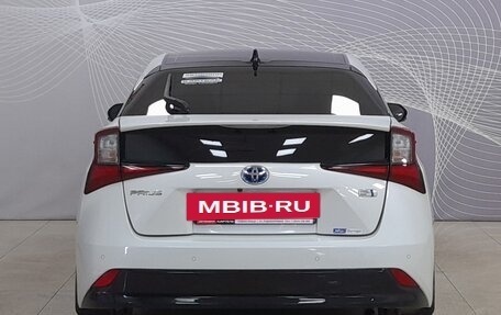 Toyota Prius IV XW50, 2019 год, 2 373 000 рублей, 5 фотография