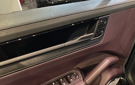 Porsche Cayenne III, 2024 год, 30 800 000 рублей, 14 фотография