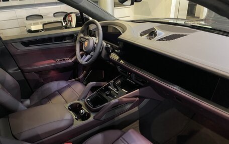 Porsche Cayenne III, 2024 год, 30 800 000 рублей, 19 фотография