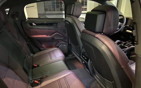 Porsche Cayenne III, 2024 год, 30 800 000 рублей, 24 фотография