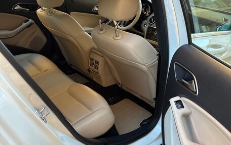 Mercedes-Benz GLA, 2015 год, 1 799 000 рублей, 11 фотография