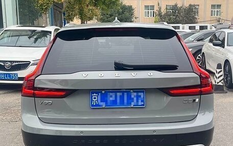 Volvo V90 Cross Country I рестайлинг, 2022 год, 4 290 000 рублей, 6 фотография