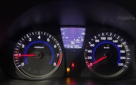 Hyundai Solaris II рестайлинг, 2012 год, 615 000 рублей, 16 фотография