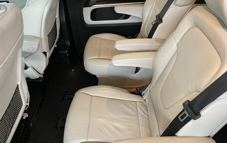 Mercedes-Benz V-Класс, 2015 год, 4 500 000 рублей, 20 фотография