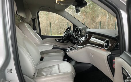 Mercedes-Benz V-Класс, 2015 год, 4 500 000 рублей, 28 фотография