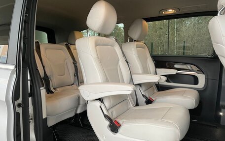 Mercedes-Benz V-Класс, 2015 год, 4 500 000 рублей, 25 фотография