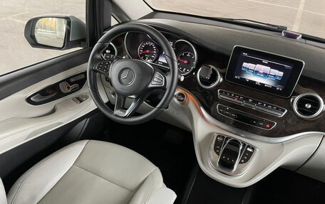Mercedes-Benz V-Класс, 2015 год, 4 500 000 рублей, 31 фотография