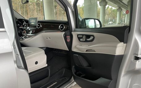 Mercedes-Benz V-Класс, 2015 год, 4 500 000 рублей, 26 фотография