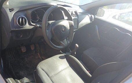 Renault Logan II, 2017 год, 440 000 рублей, 6 фотография
