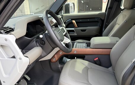 Land Rover Defender II, 2023 год, 13 500 000 рублей, 12 фотография