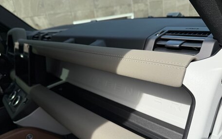 Land Rover Defender II, 2023 год, 13 500 000 рублей, 19 фотография