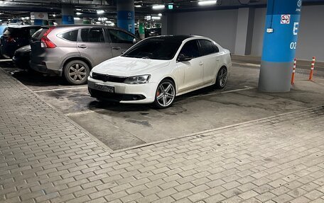 Volkswagen Jetta VI, 2011 год, 1 220 000 рублей, 5 фотография