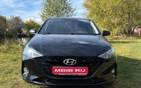 Hyundai Solaris II рестайлинг, 2021 год, 1 730 000 рублей, 2 фотография