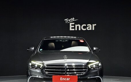 Mercedes-Benz E-Класс, 2020 год, 3 200 000 рублей, 3 фотография