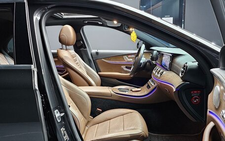 Mercedes-Benz E-Класс, 2020 год, 3 200 000 рублей, 10 фотография