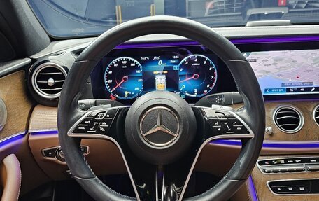 Mercedes-Benz E-Класс, 2020 год, 3 200 000 рублей, 13 фотография