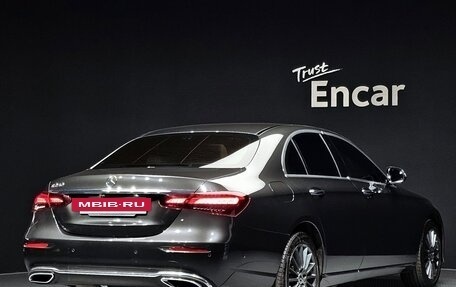 Mercedes-Benz E-Класс, 2020 год, 3 200 000 рублей, 2 фотография
