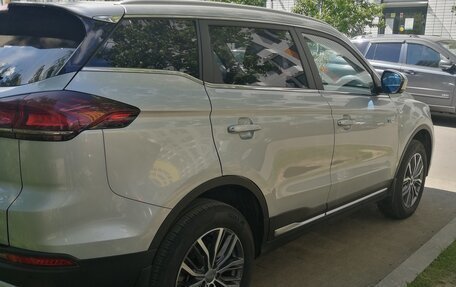 Geely Atlas, 2023 год, 2 400 000 рублей, 2 фотография