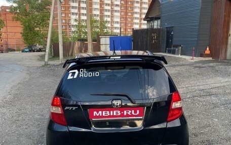 Honda Fit III, 2010 год, 850 000 рублей, 4 фотография