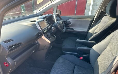 Toyota Wish II, 2010 год, 1 230 000 рублей, 12 фотография