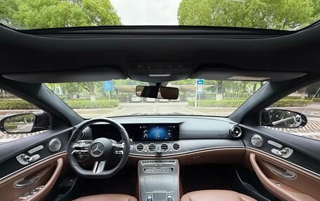 Mercedes-Benz E-Класс, 2022 год, 3 700 000 рублей, 6 фотография