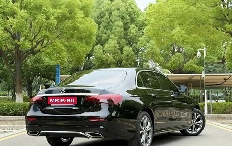 Mercedes-Benz E-Класс, 2022 год, 3 700 000 рублей, 2 фотография