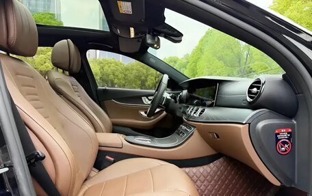 Mercedes-Benz E-Класс, 2022 год, 3 700 000 рублей, 14 фотография