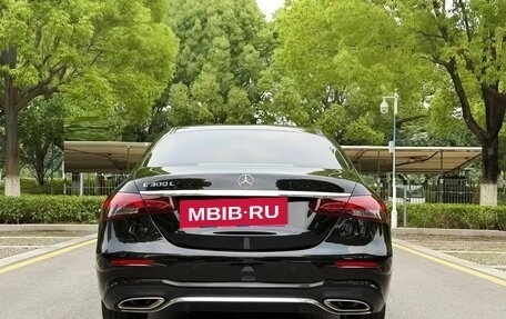 Mercedes-Benz E-Класс, 2022 год, 3 700 000 рублей, 4 фотография