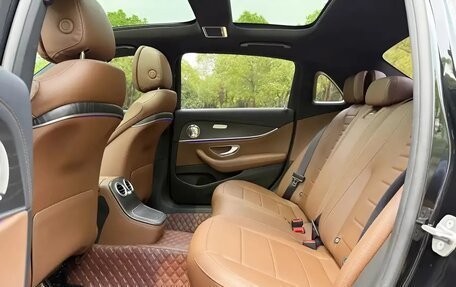 Mercedes-Benz E-Класс, 2022 год, 3 700 000 рублей, 17 фотография
