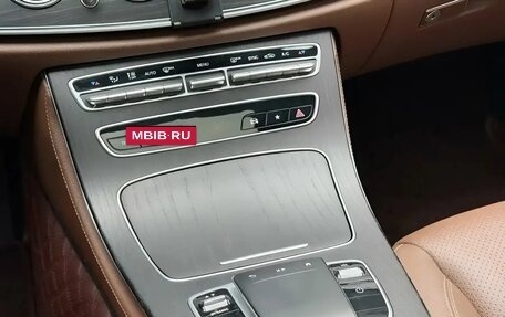 Mercedes-Benz E-Класс, 2022 год, 3 700 000 рублей, 11 фотография